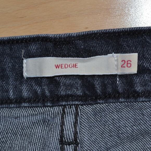 Levis Premeium Wedgie Jean Shorts Stone Black Size 26 Cut Off Straight Leg - Picture 2 of 5